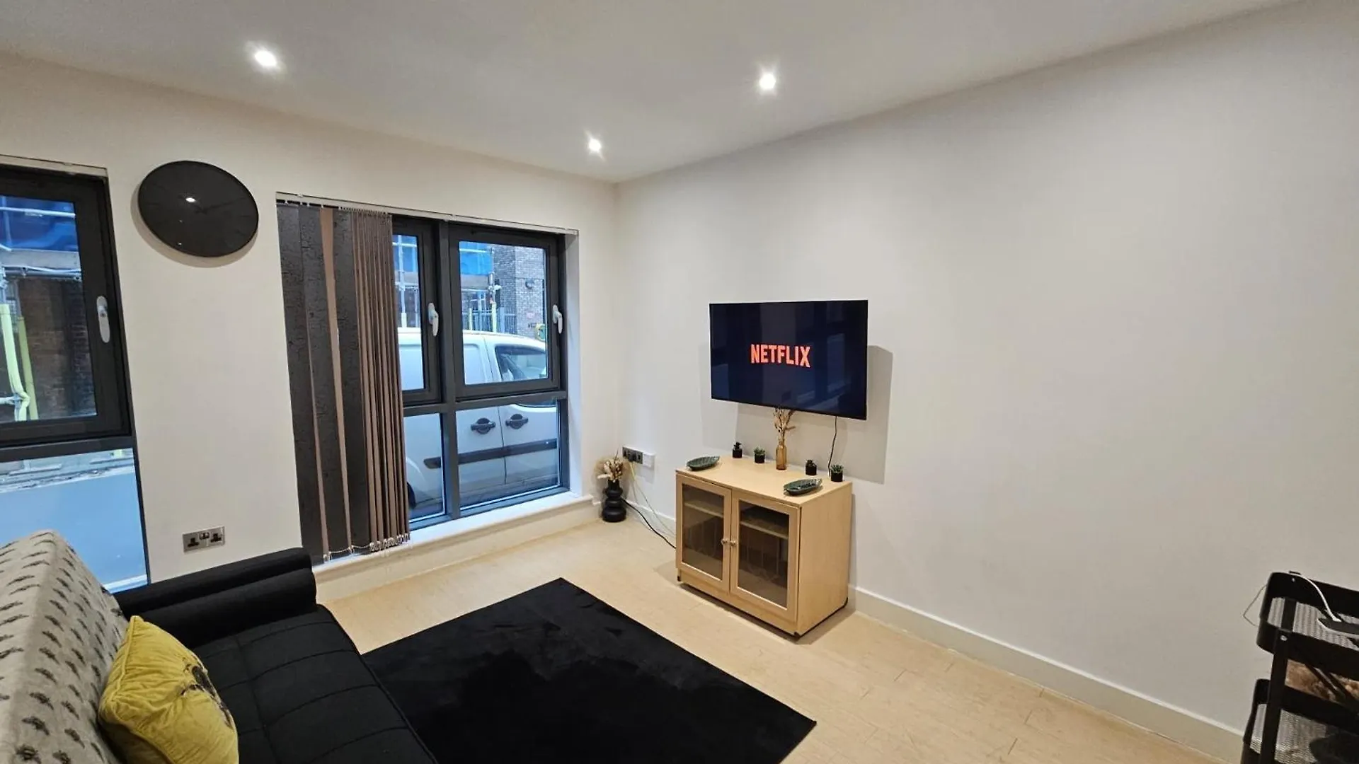Bee Accommodations - Ng1 Apartment contacts